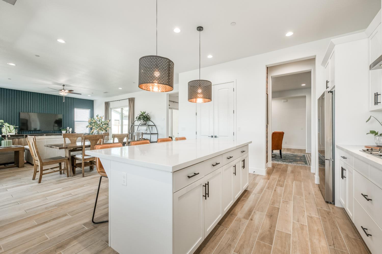 948 Beaver Pond, Madera, CA 93636
