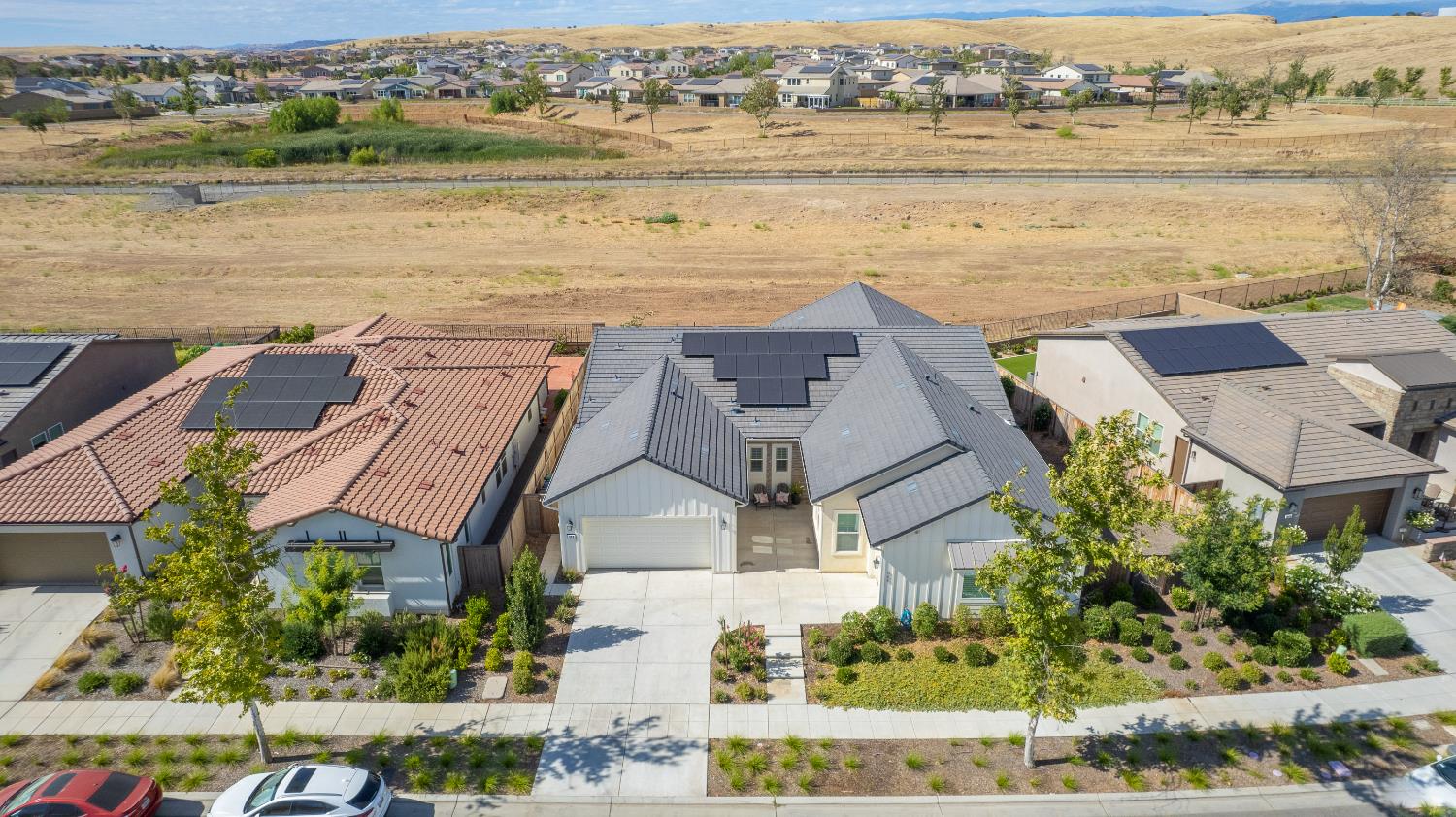 948 Beaver Pond, Madera, CA 93636