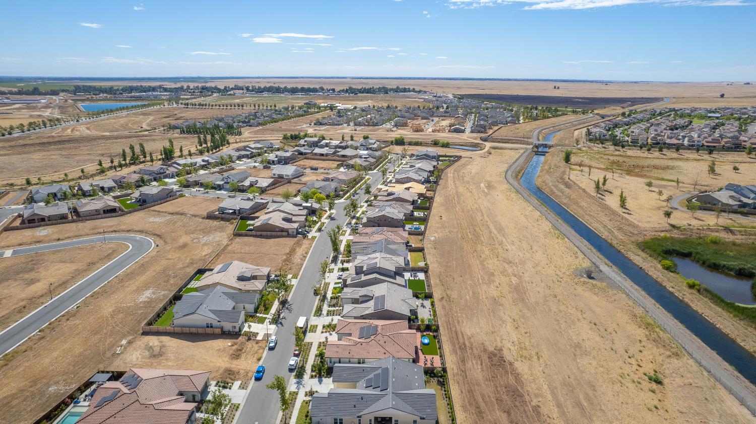948 Beaver Pond, Madera, CA 93636