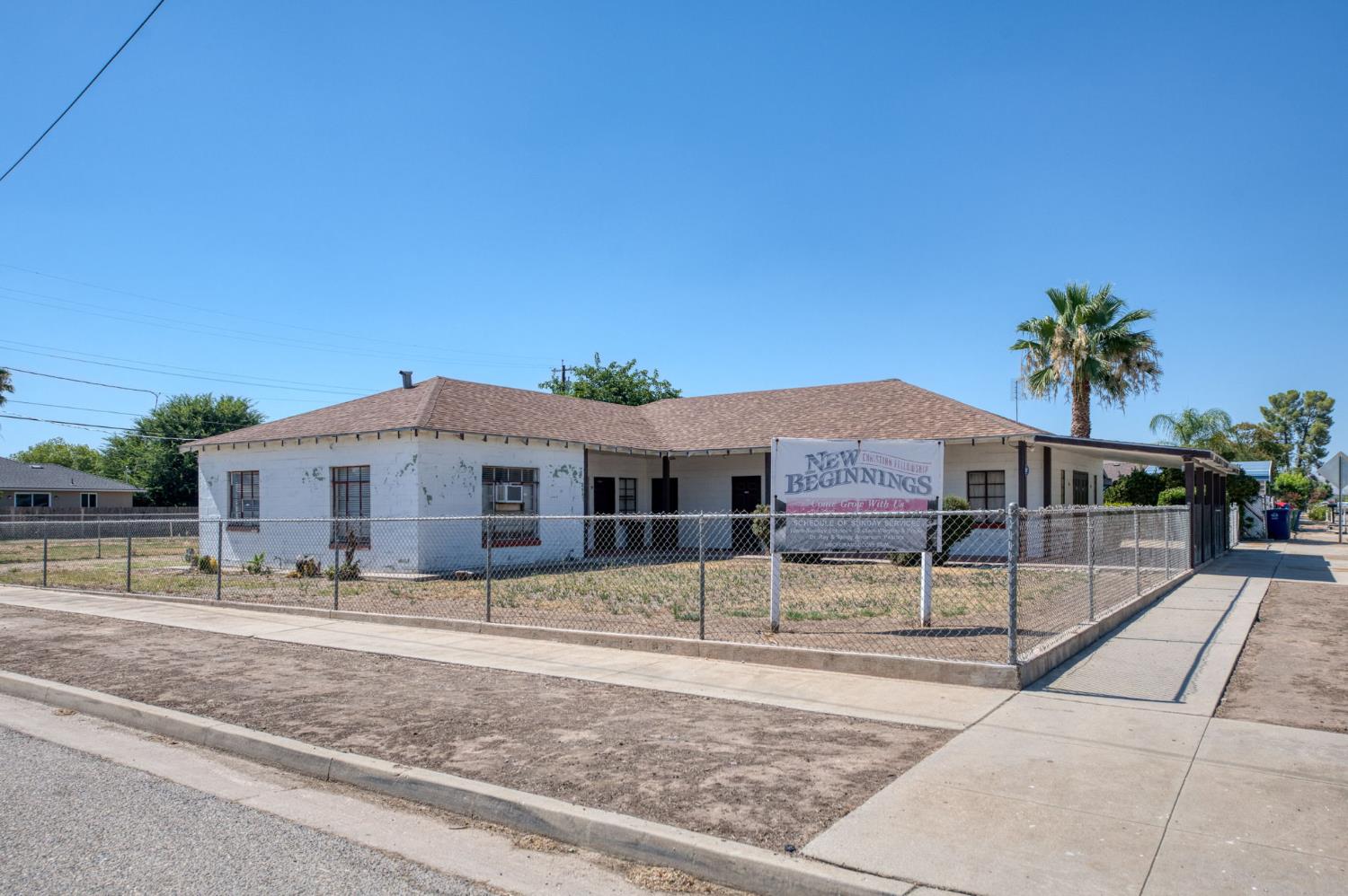 465 4Th St, Orange Cove, CA 93646