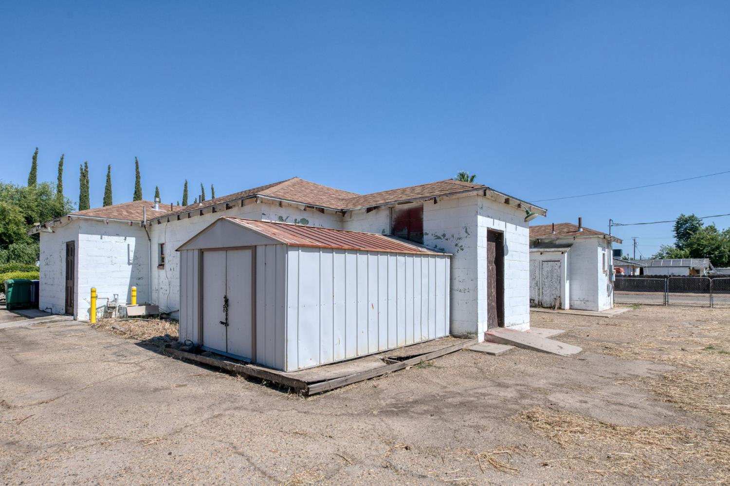 465 4Th St, Orange Cove, CA 93646