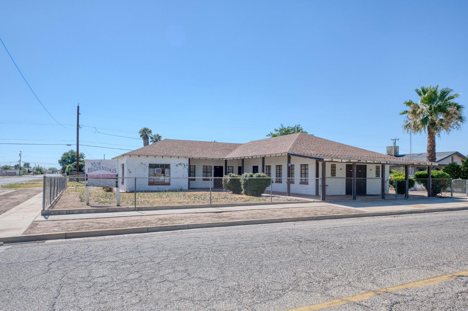 465 4Th St, Orange Cove, CA 93646