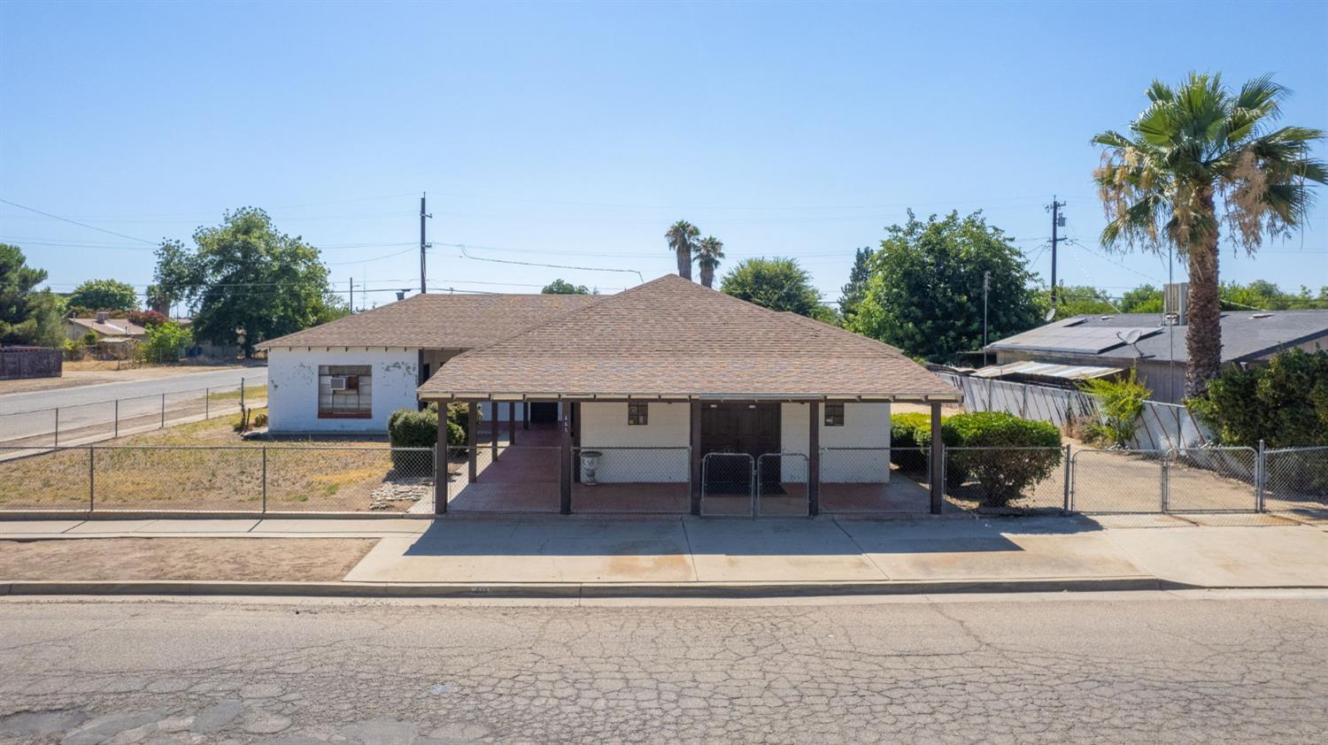 465 4Th St, Orange Cove, CA 93646