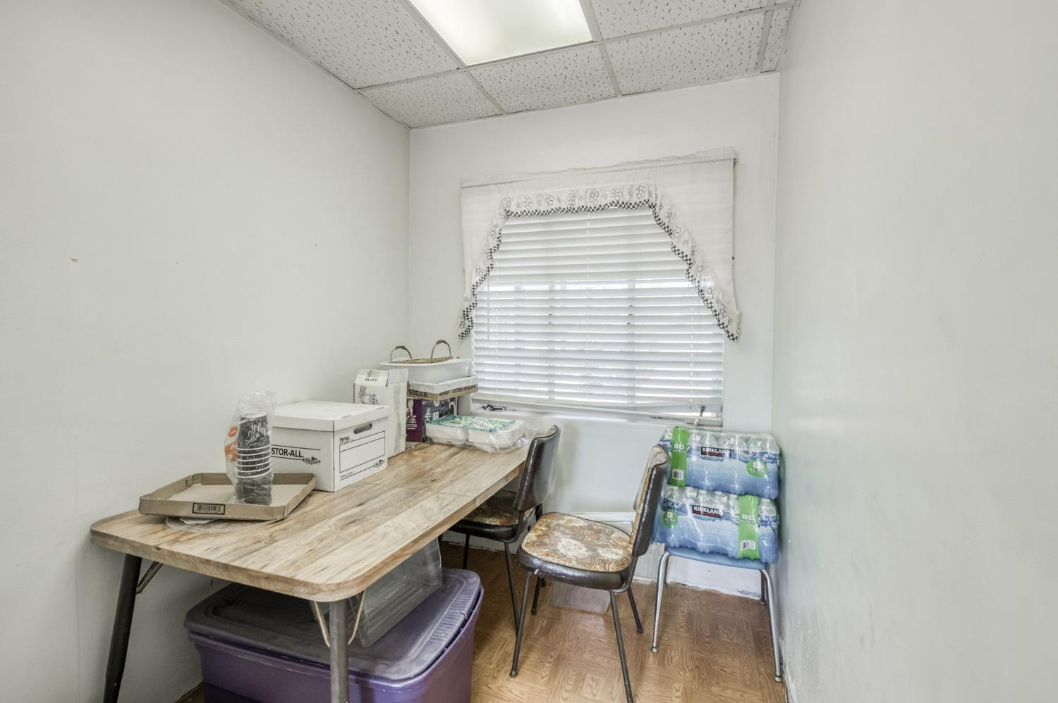 465 4Th St, Orange Cove, CA 93646