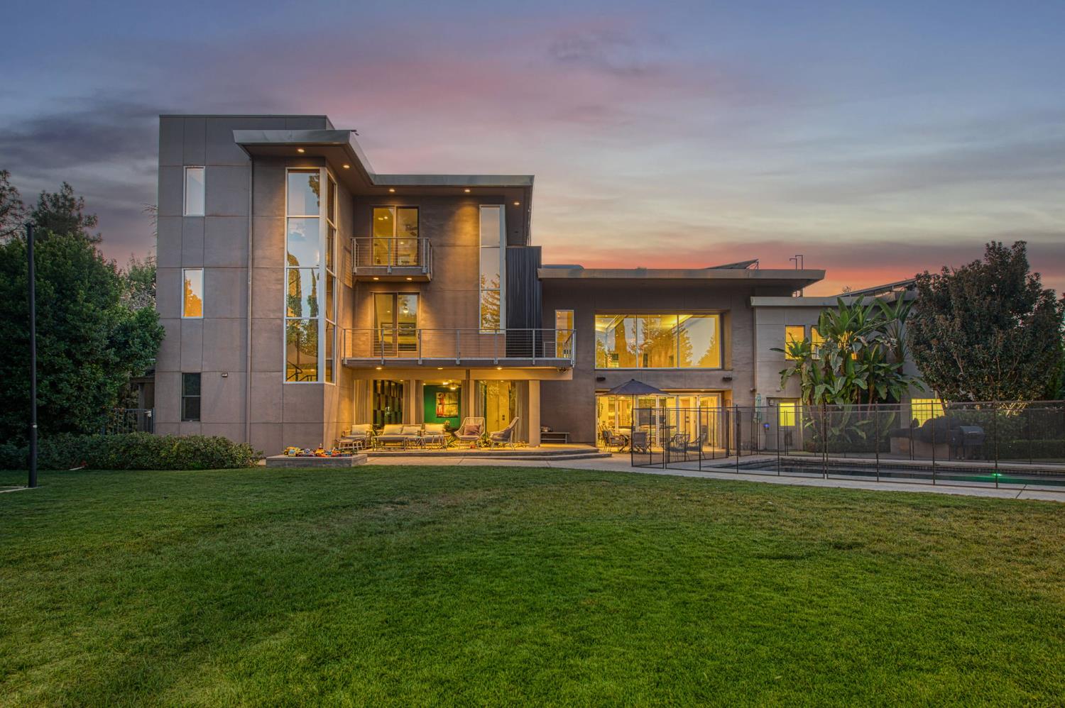 6490 N Sequoia Dr, Fresno, CA 93711