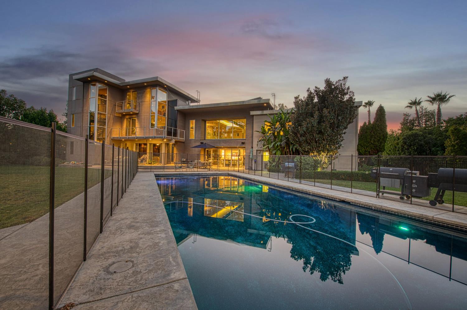 6490 N Sequoia Dr, Fresno, CA 93711