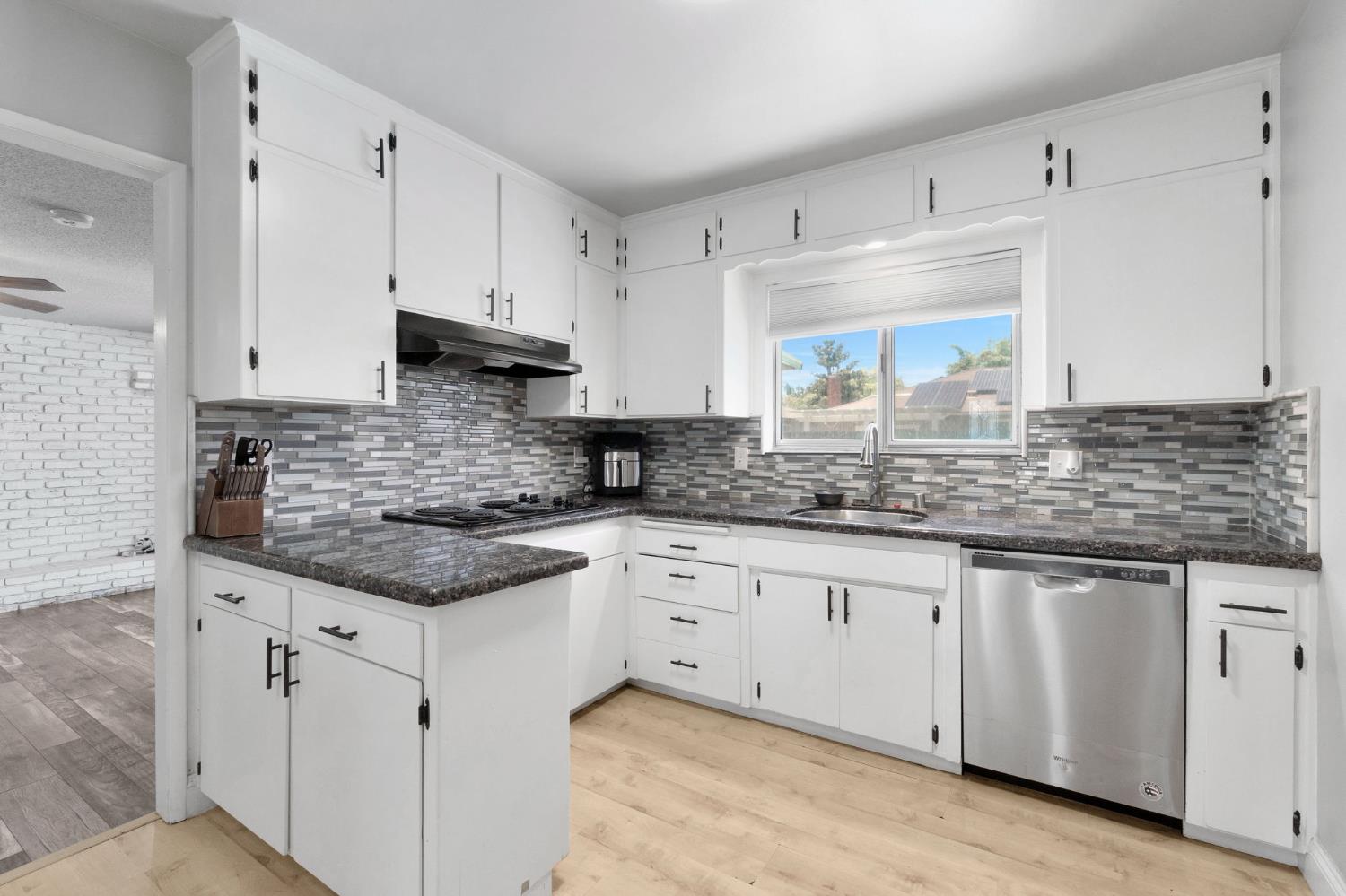 5761 N Callisch, Fresno, CA 93710