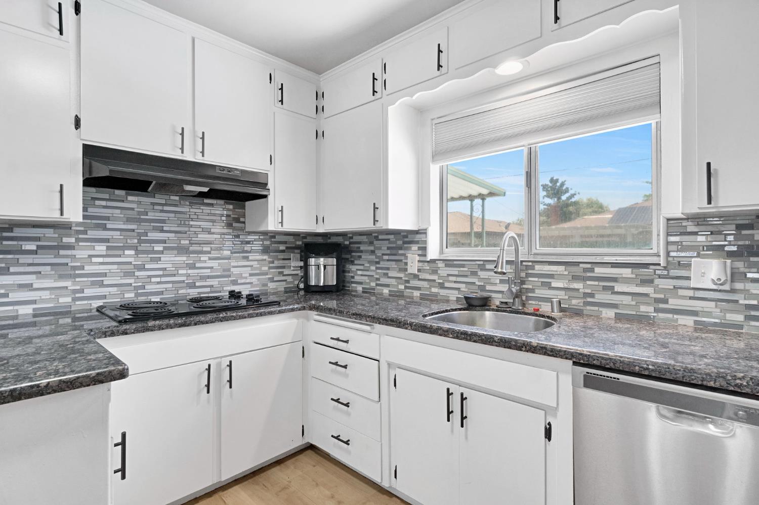 5761 N Callisch, Fresno, CA 93710