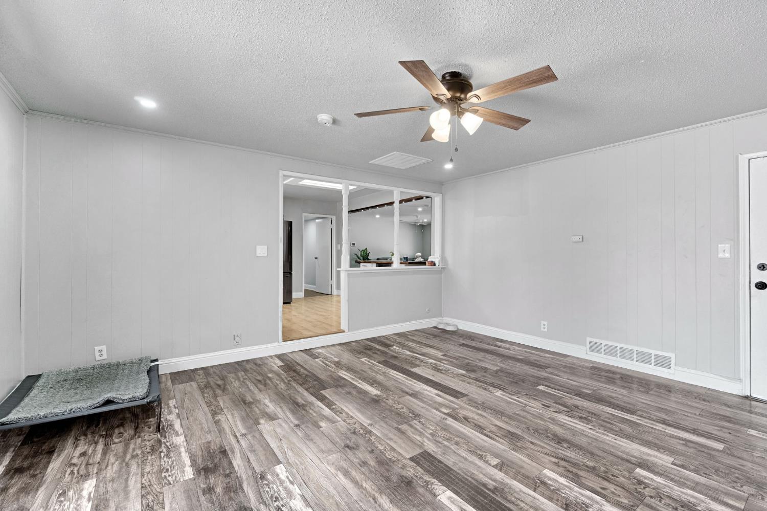 5761 N Callisch, Fresno, CA 93710