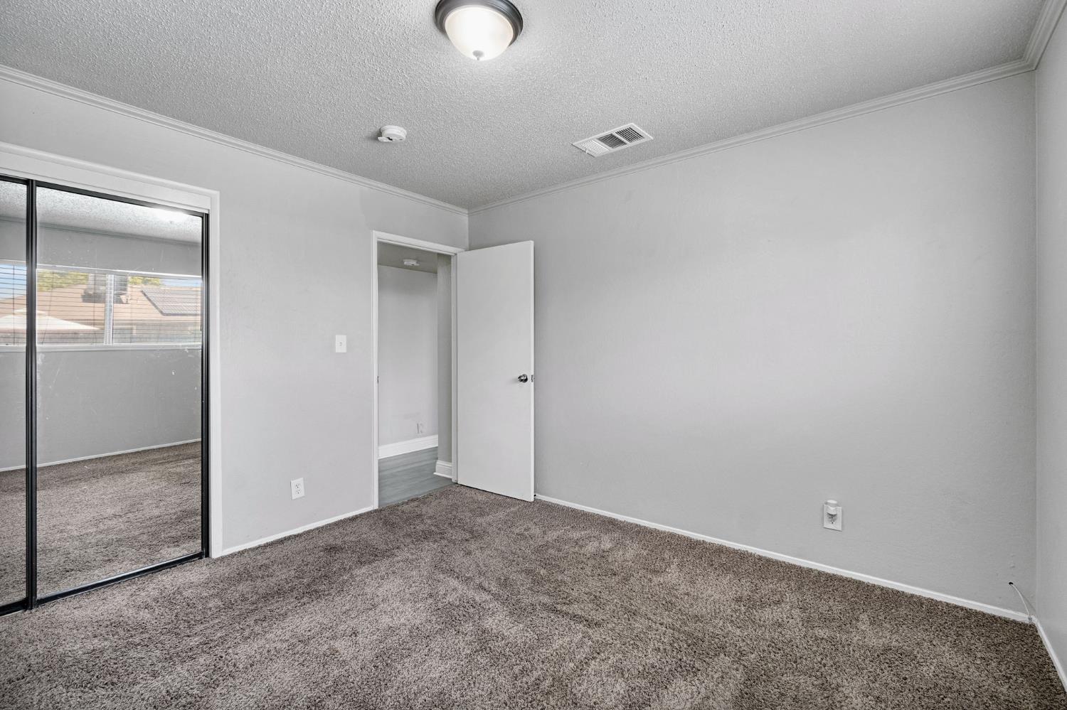 5761 N Callisch, Fresno, CA 93710