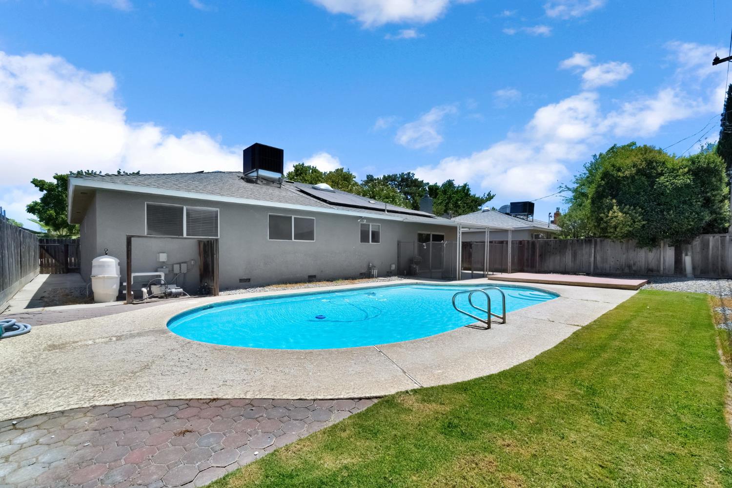5761 N Callisch, Fresno, CA 93710