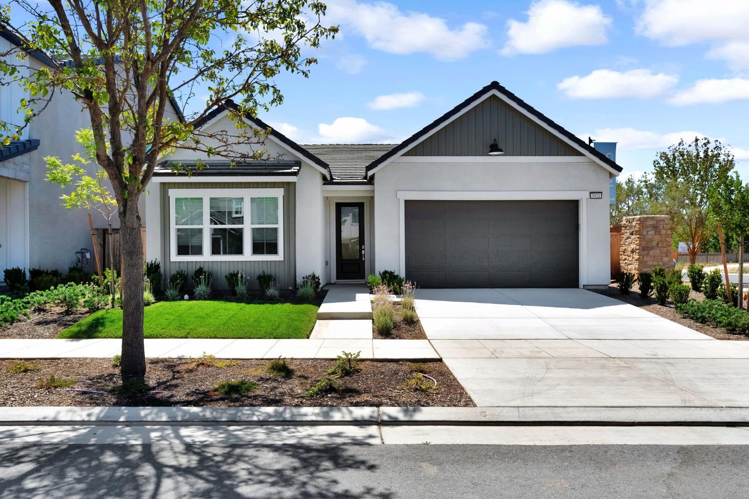 3921 Buttercup Rd, Madera, CA 93636