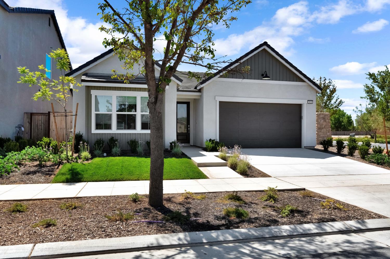 3921 Buttercup Rd, Madera, CA 93636
