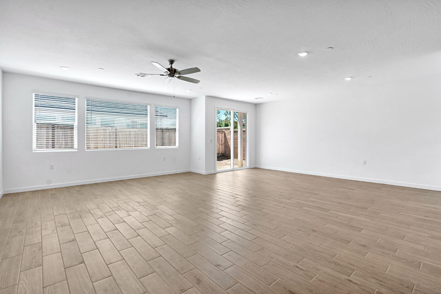 3921 Buttercup Rd, Madera, CA 93636