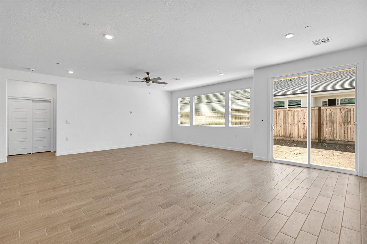 3921 Buttercup Rd, Madera, CA 93636