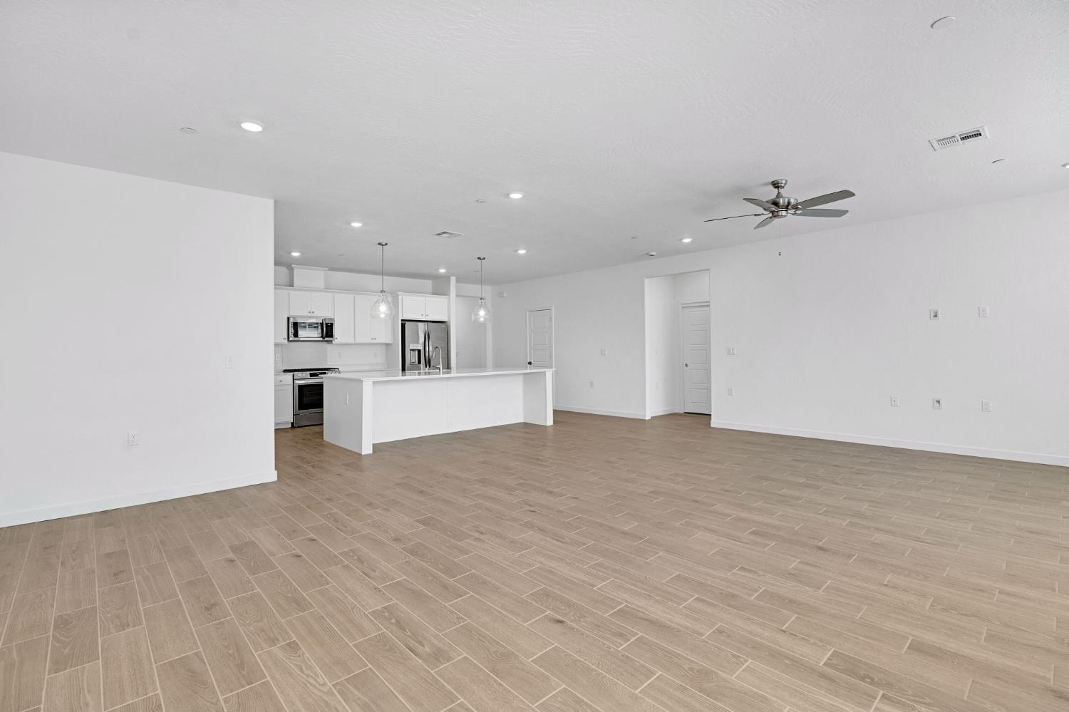 3921 Buttercup Rd, Madera, CA 93636