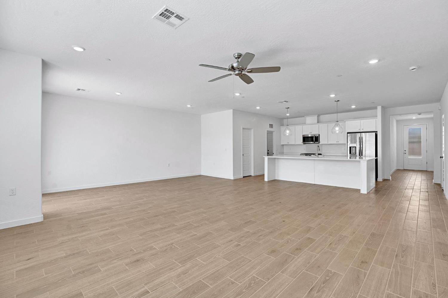 3921 Buttercup Rd, Madera, CA 93636