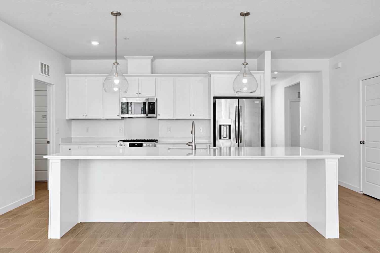 3921 Buttercup Rd, Madera, CA 93636