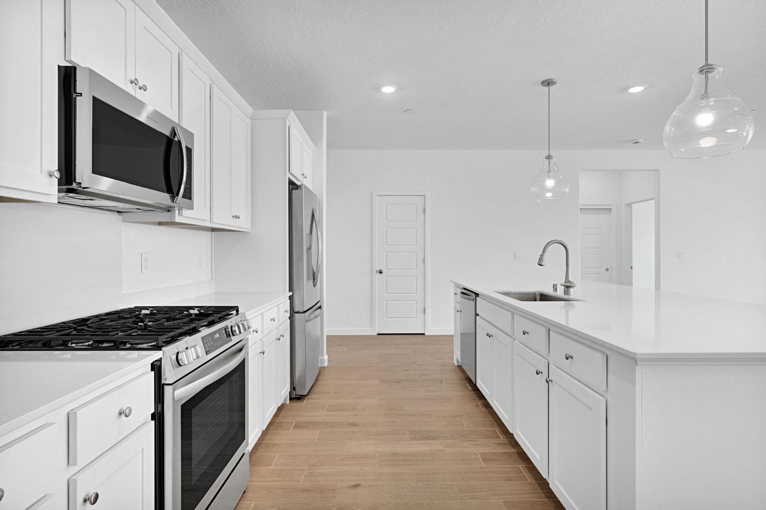 3921 Buttercup Rd, Madera, CA 93636