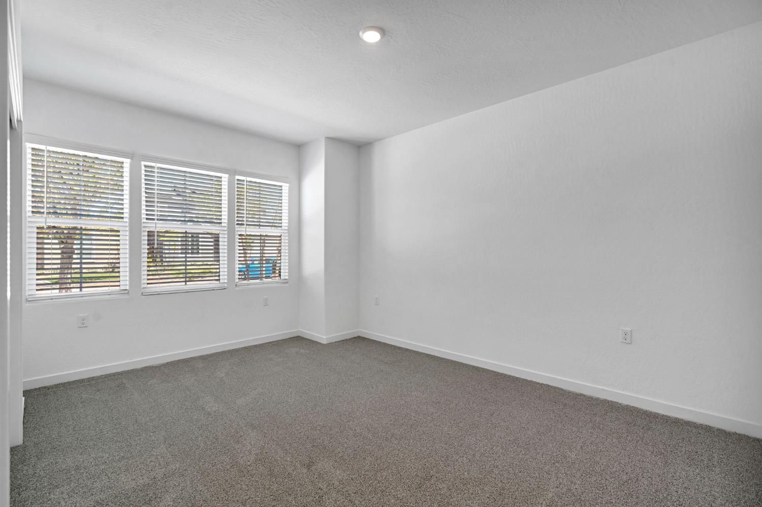 3921 Buttercup Rd, Madera, CA 93636