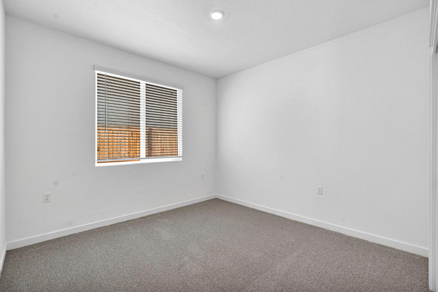 3921 Buttercup Rd, Madera, CA 93636
