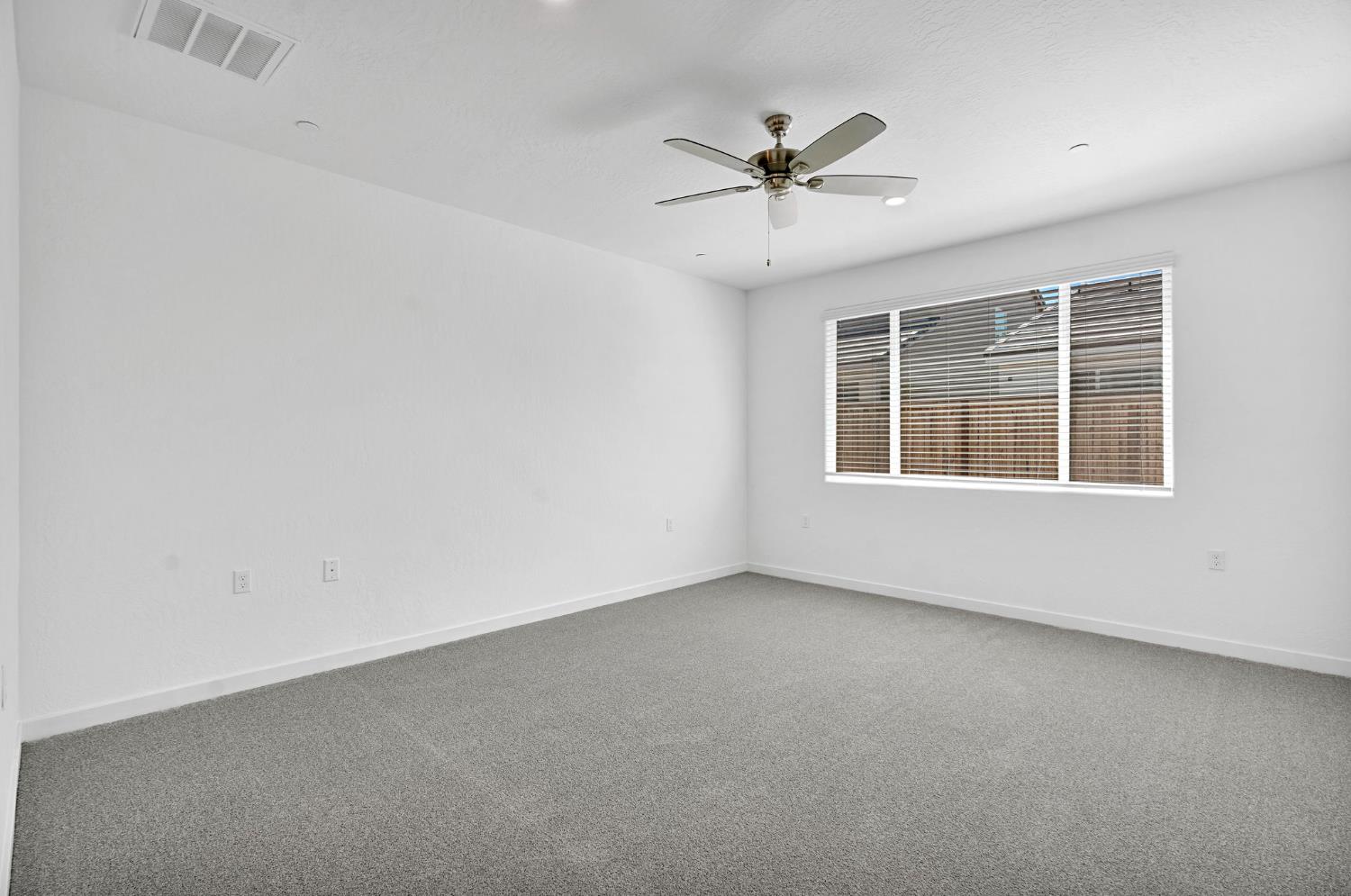 3921 Buttercup Rd, Madera, CA 93636