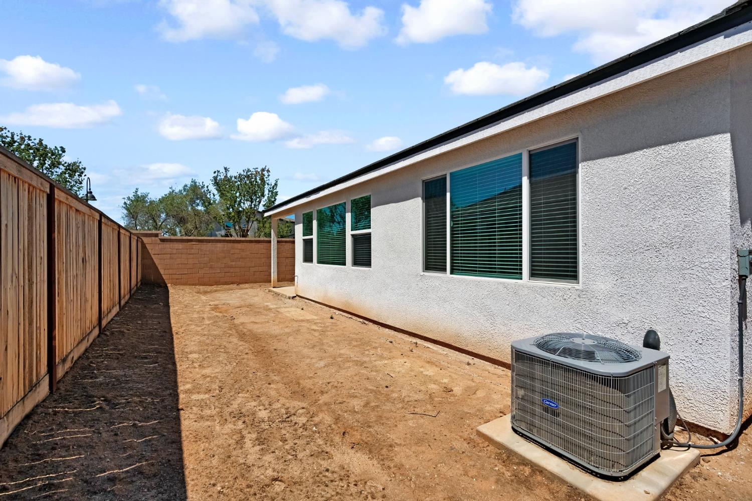 3921 Buttercup Rd, Madera, CA 93636
