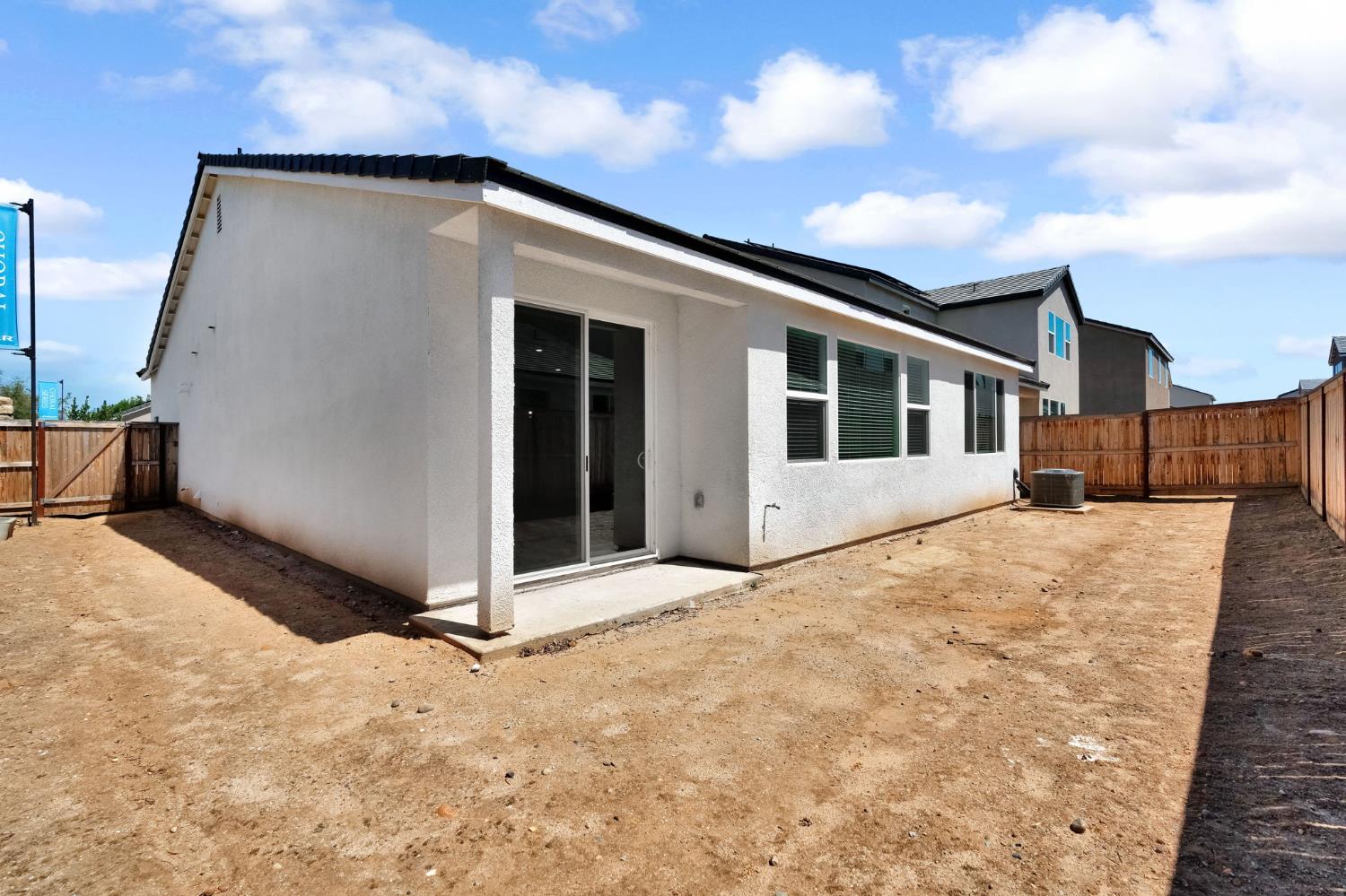 3921 Buttercup Rd, Madera, CA 93636