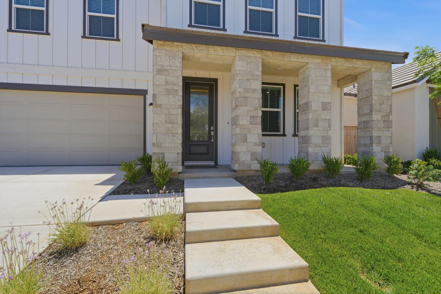 3937 Buttercup Rd, Madera, CA 93636