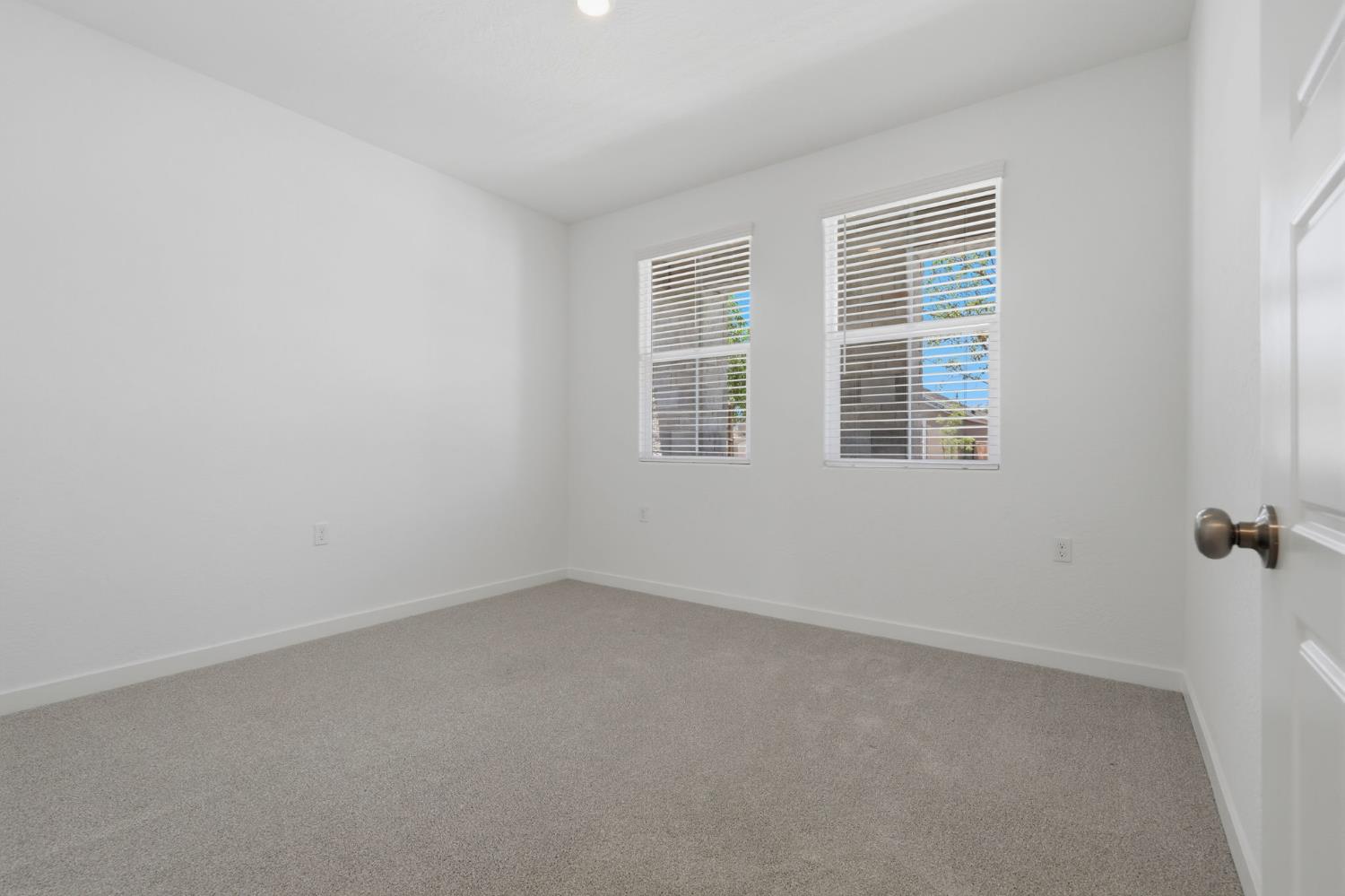 3937 Buttercup Rd, Madera, CA 93636