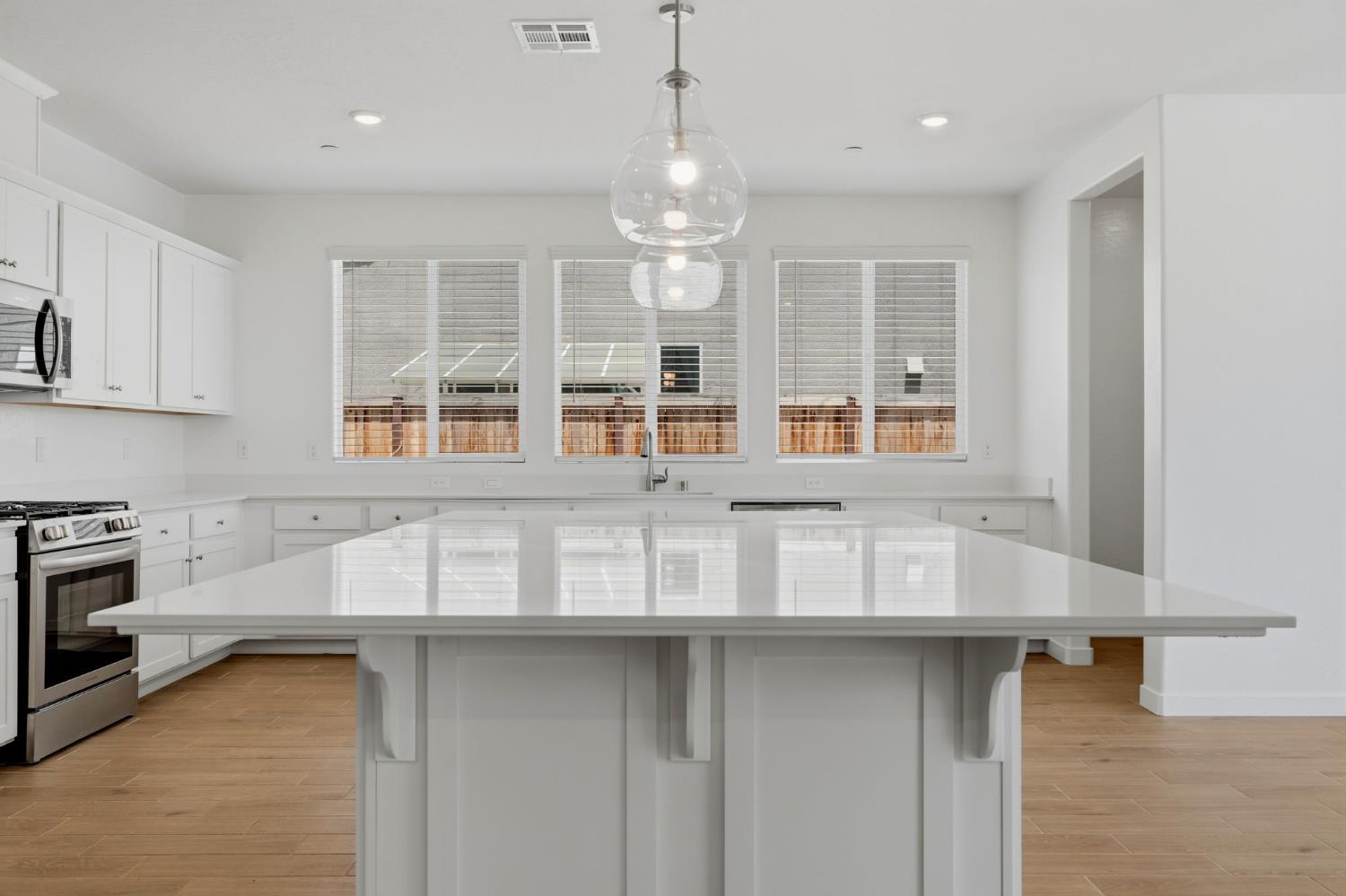 3937 Buttercup Rd, Madera, CA 93636