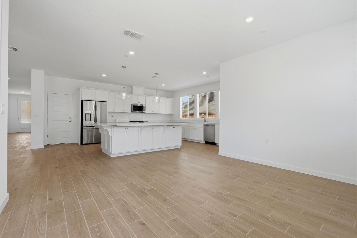 3937 Buttercup Rd, Madera, CA 93636