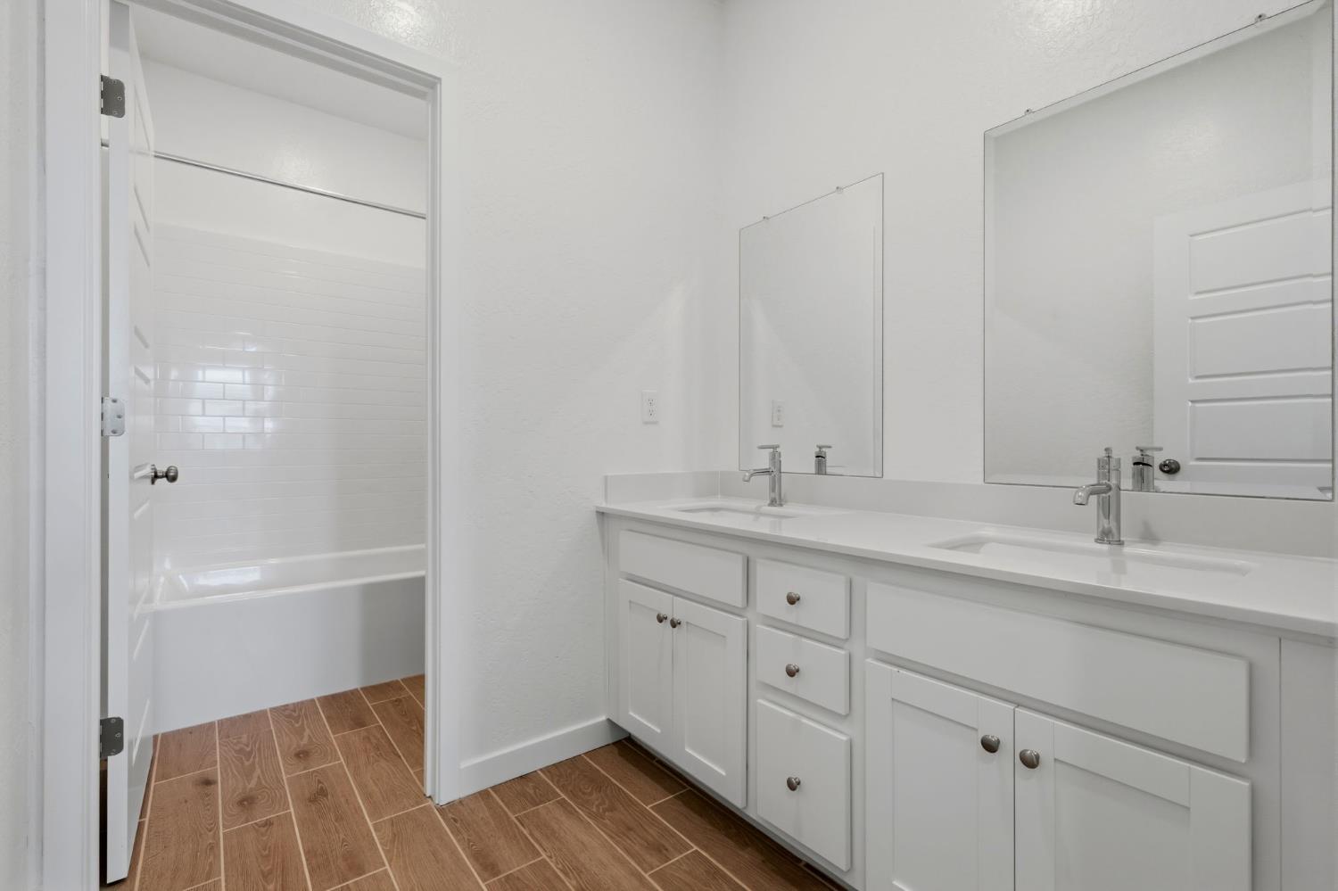 3937 Buttercup Rd, Madera, CA 93636