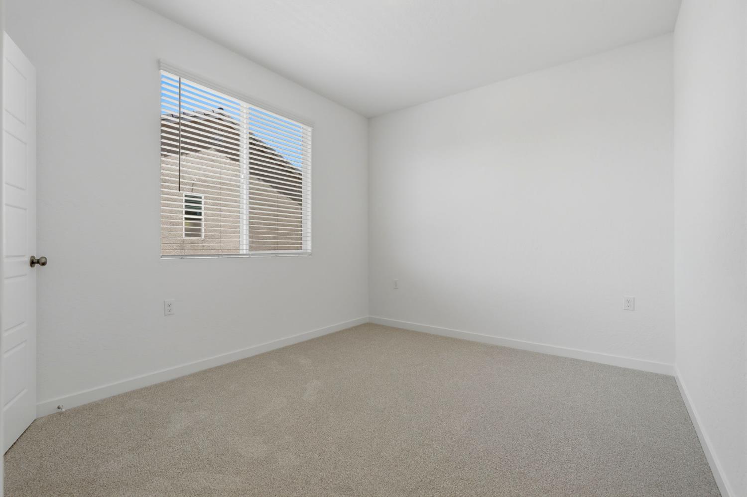 3937 Buttercup Rd, Madera, CA 93636