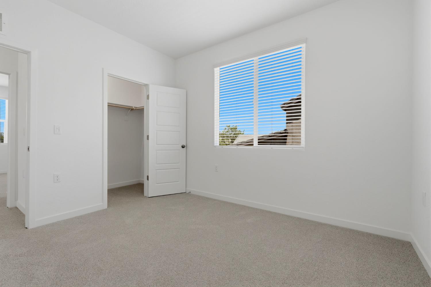 3937 Buttercup Rd, Madera, CA 93636