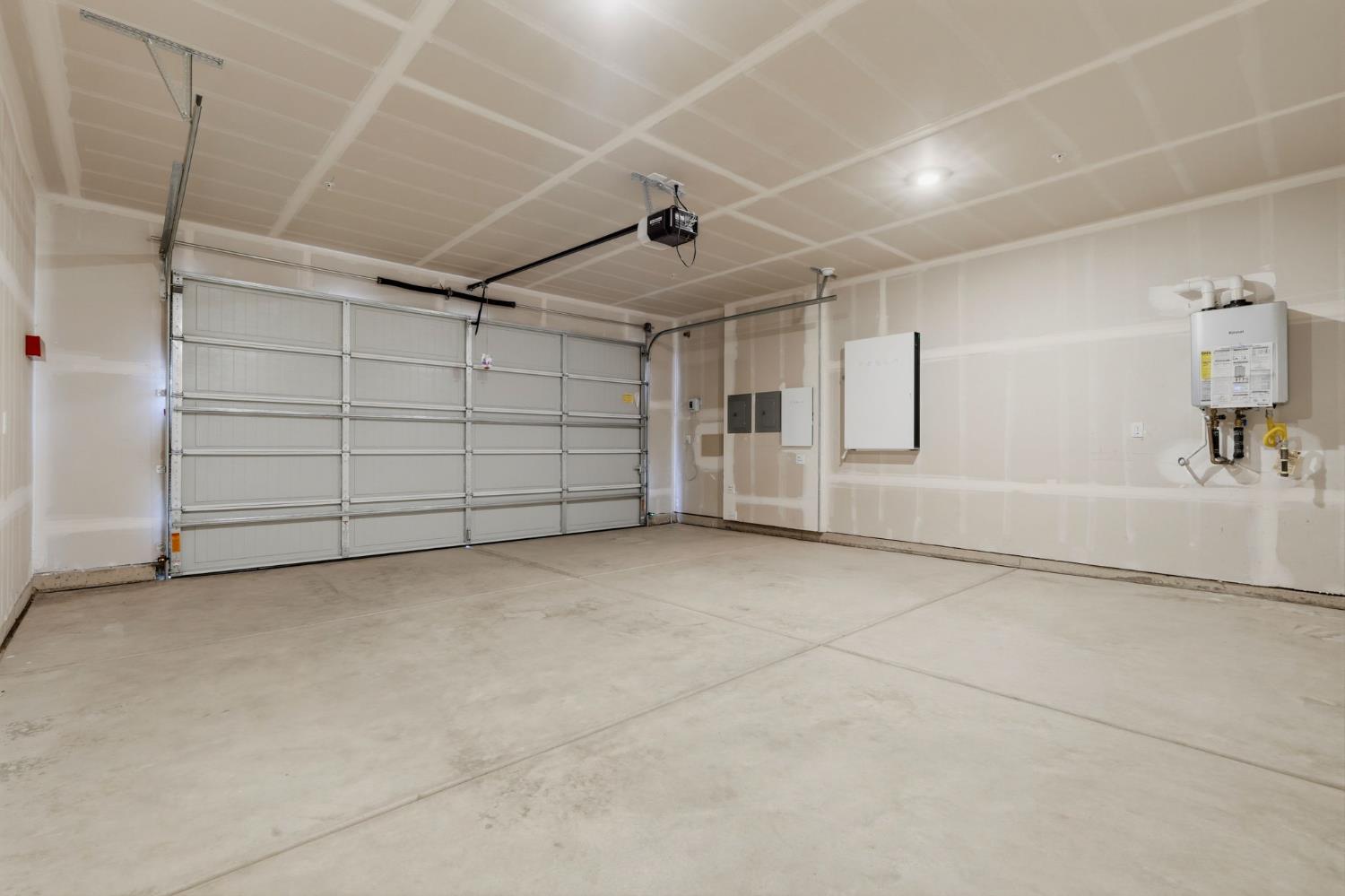 3937 Buttercup Rd, Madera, CA 93636