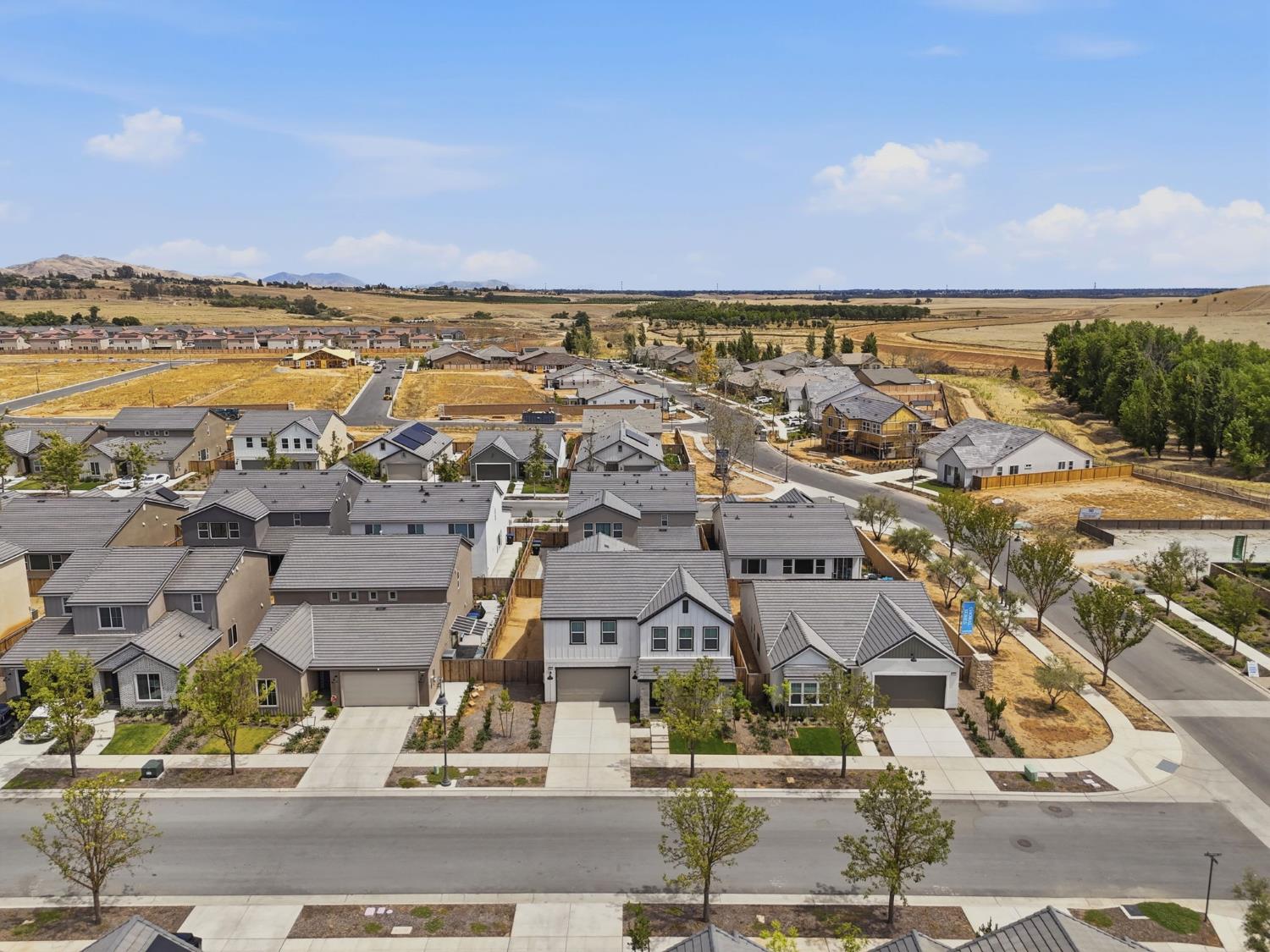 3937 Buttercup Rd, Madera, CA 93636