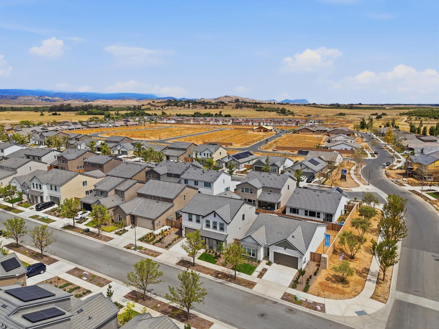 3937 Buttercup Rd, Madera, CA 93636