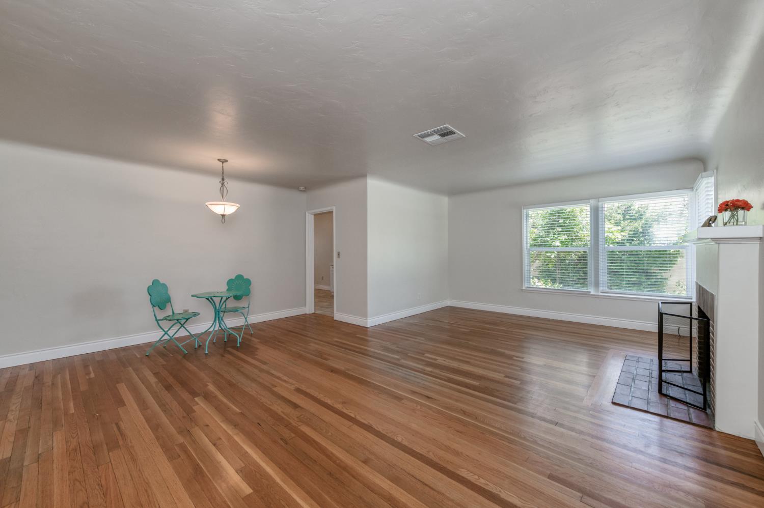65 E Dayton Ave, Fresno, CA 93704