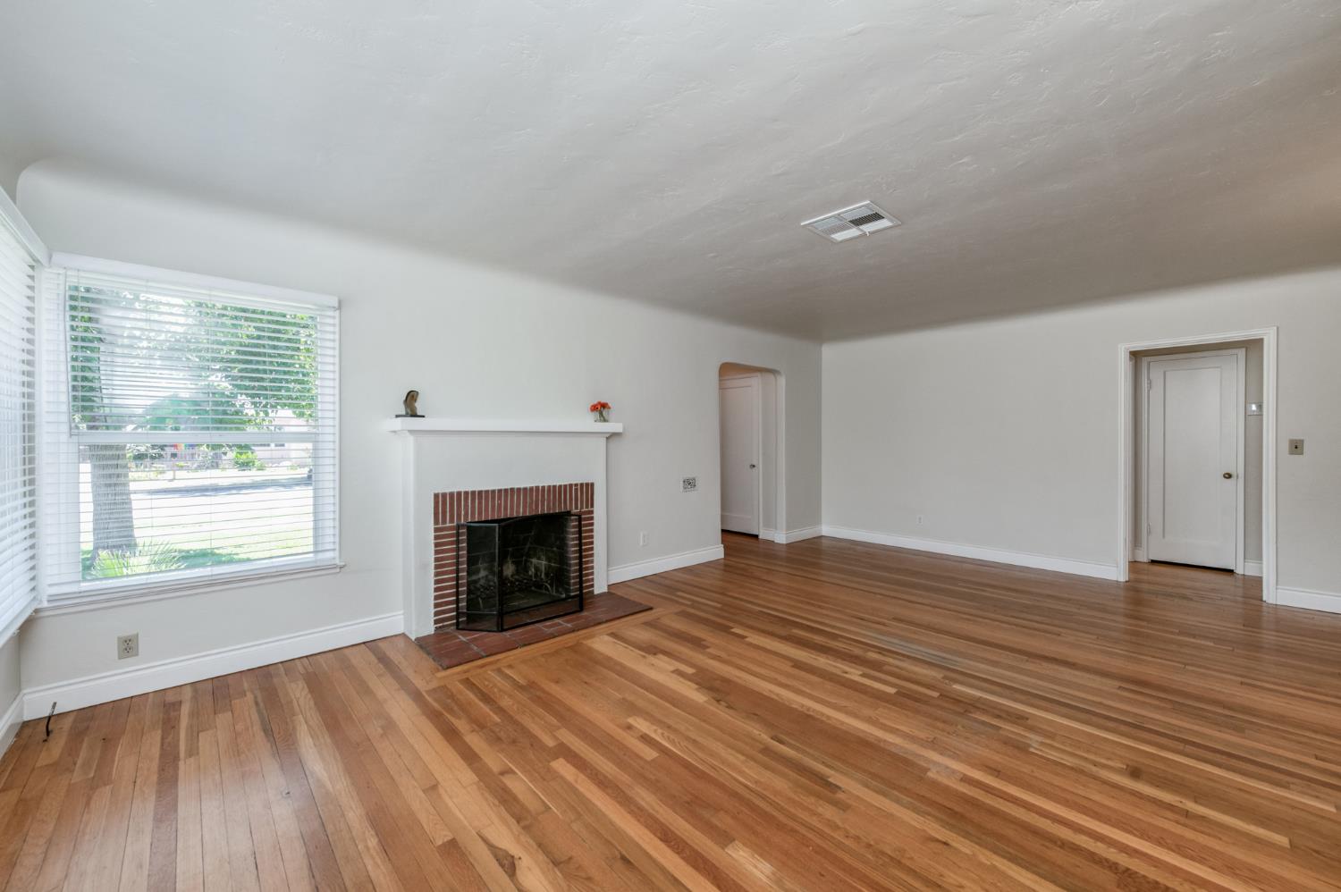 65 E Dayton Ave, Fresno, CA 93704