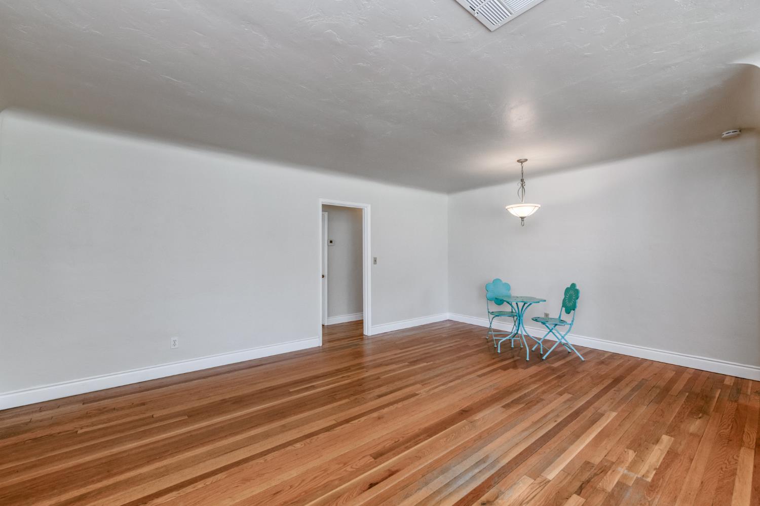 65 E Dayton Ave, Fresno, CA 93704