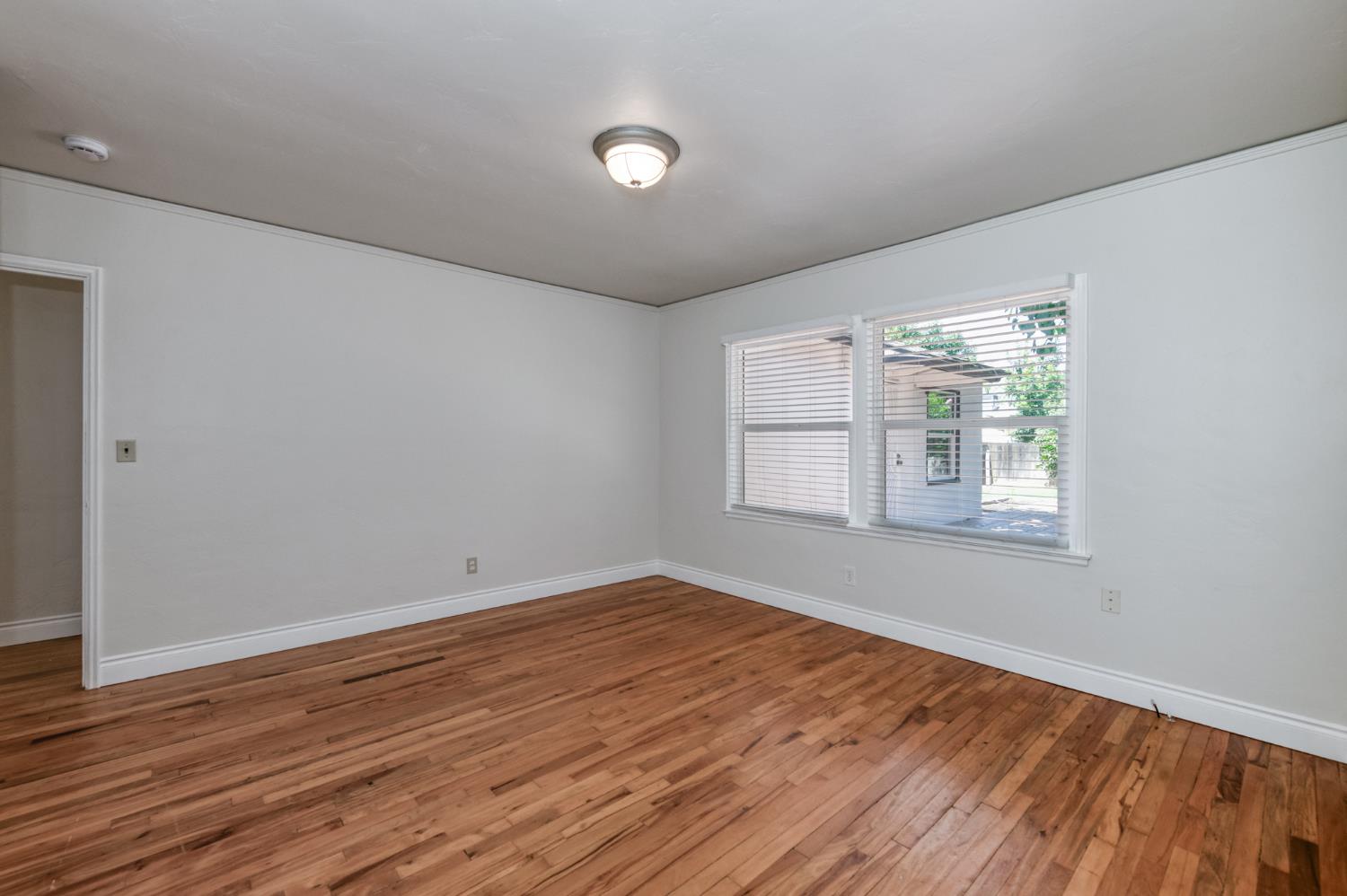 65 E Dayton Ave, Fresno, CA 93704