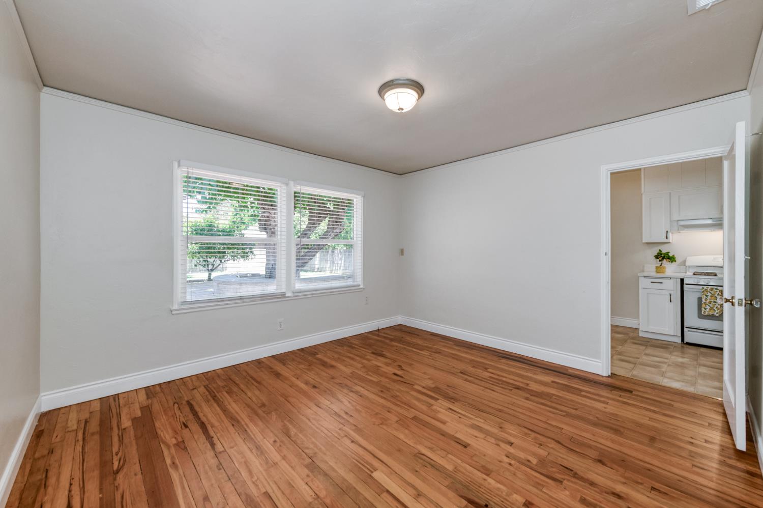 65 E Dayton Ave, Fresno, CA 93704