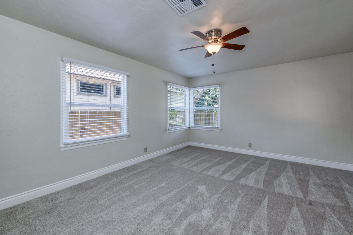 65 E Dayton Ave, Fresno, CA 93704