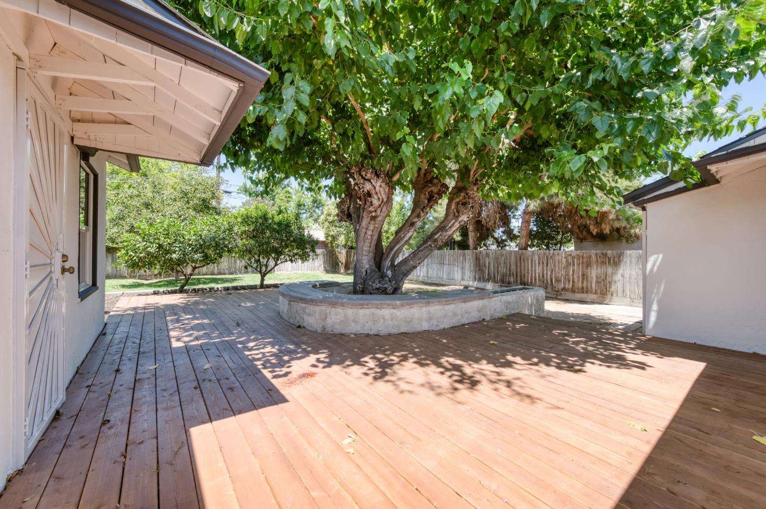 65 E Dayton Ave, Fresno, CA 93704