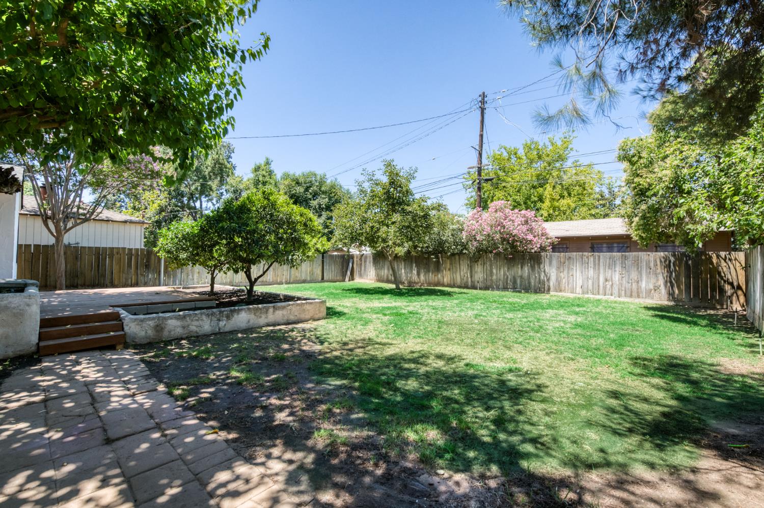 65 E Dayton Ave, Fresno, CA 93704