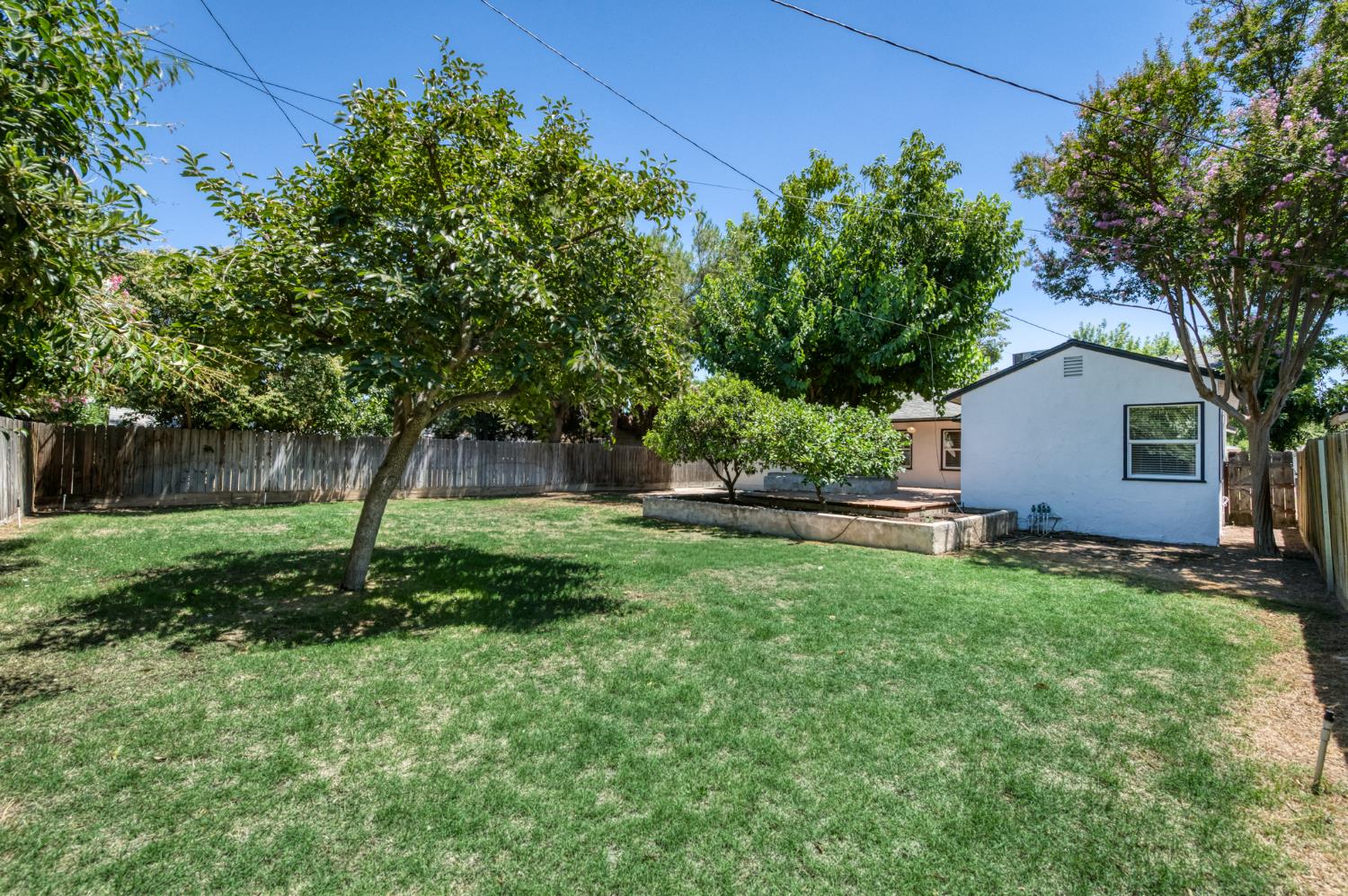65 E Dayton Ave, Fresno, CA 93704