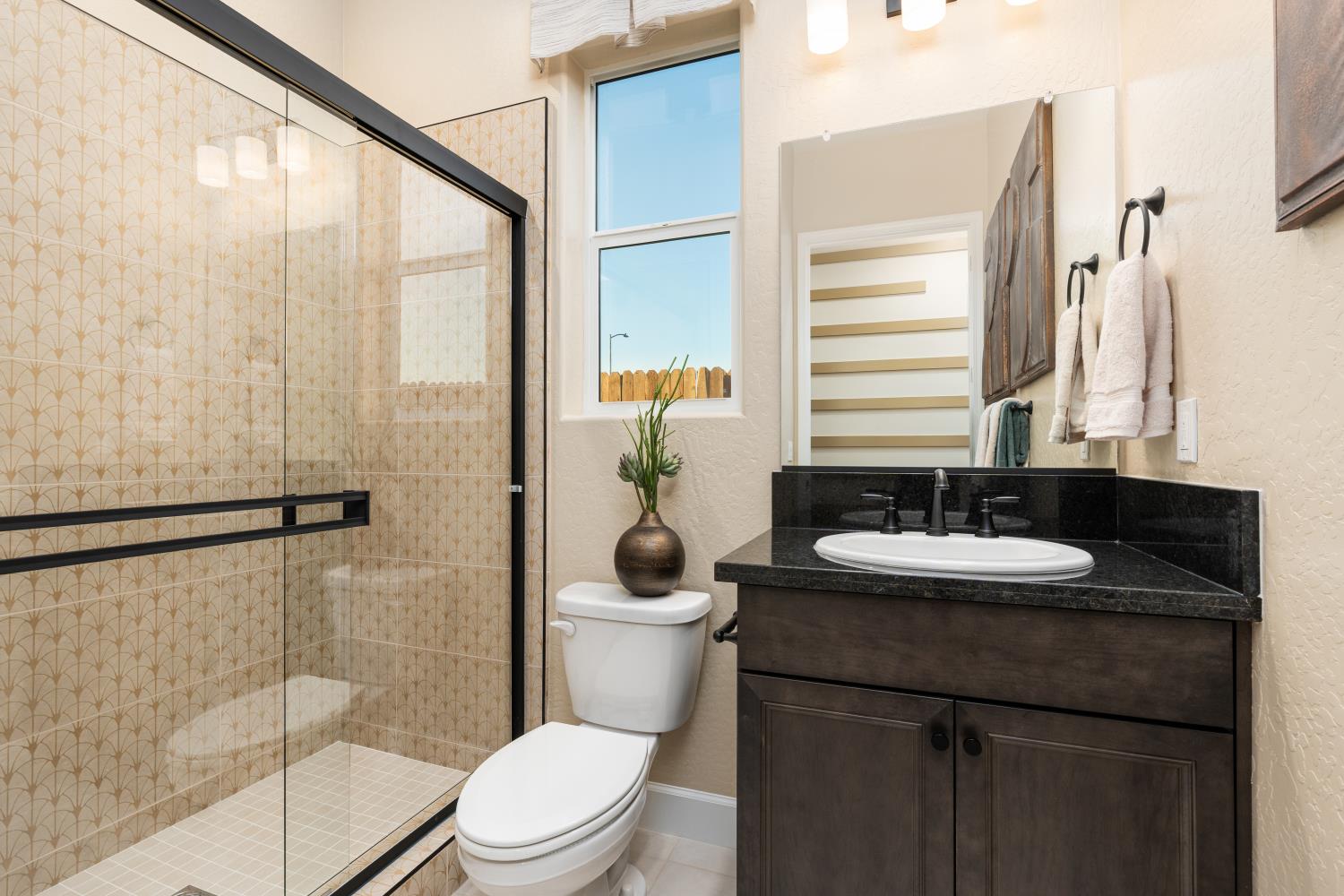348 N Vista Ave, Fowler, CA 93625