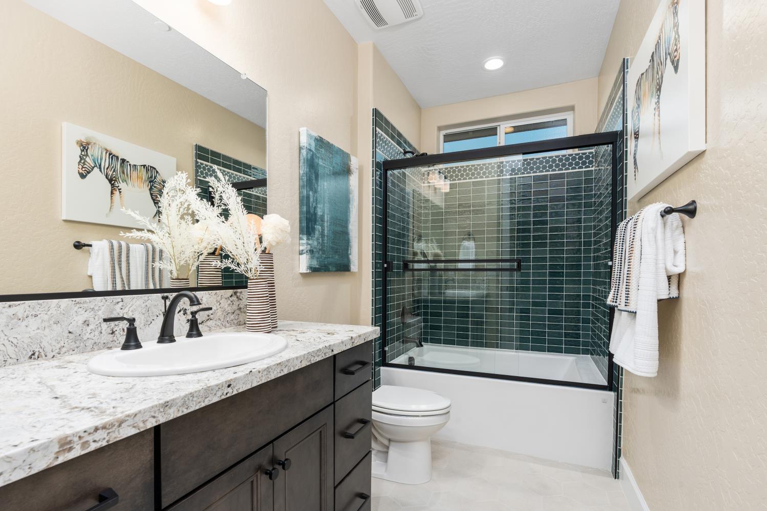 348 N Vista Ave, Fowler, CA 93625