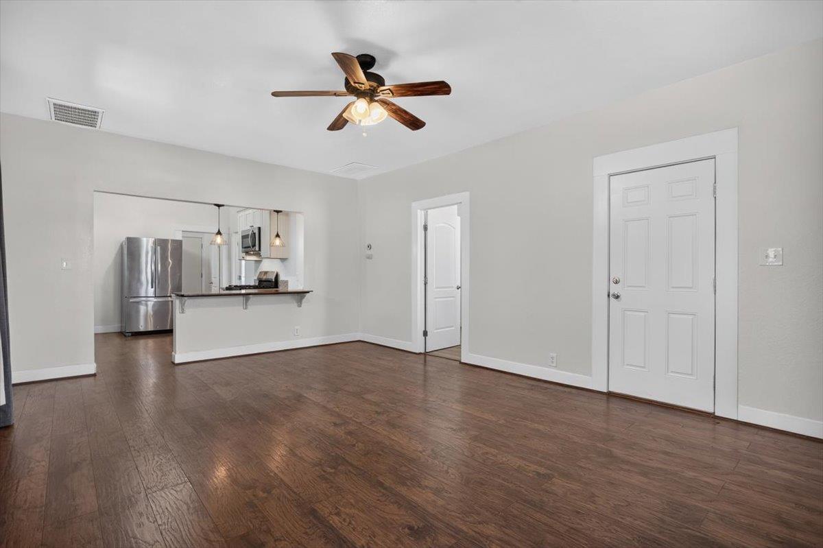 1407 E St, Reedley, CA 93654